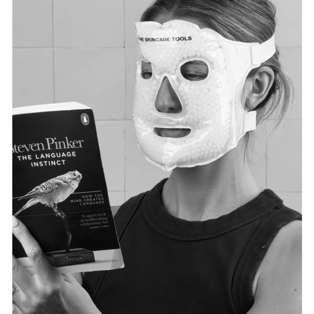 CRYO-THERMO DE-PUFFING MASK
The Skincare tools